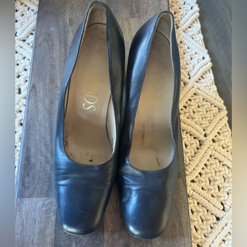 DAVIDS Vintage Navy Block Heeled Shoes Size 8.5 Like New